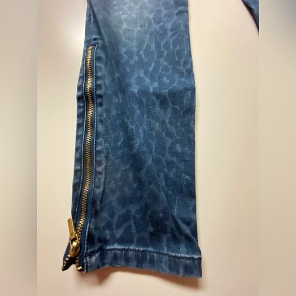NEW! Women’s bebe Blue Leopard Print Zip Skinny Jeans - Picture 9 of 9